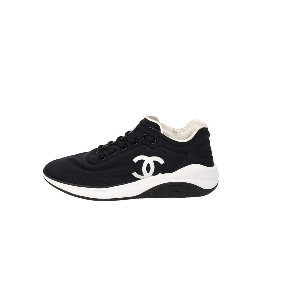 C H A N E L sneaker